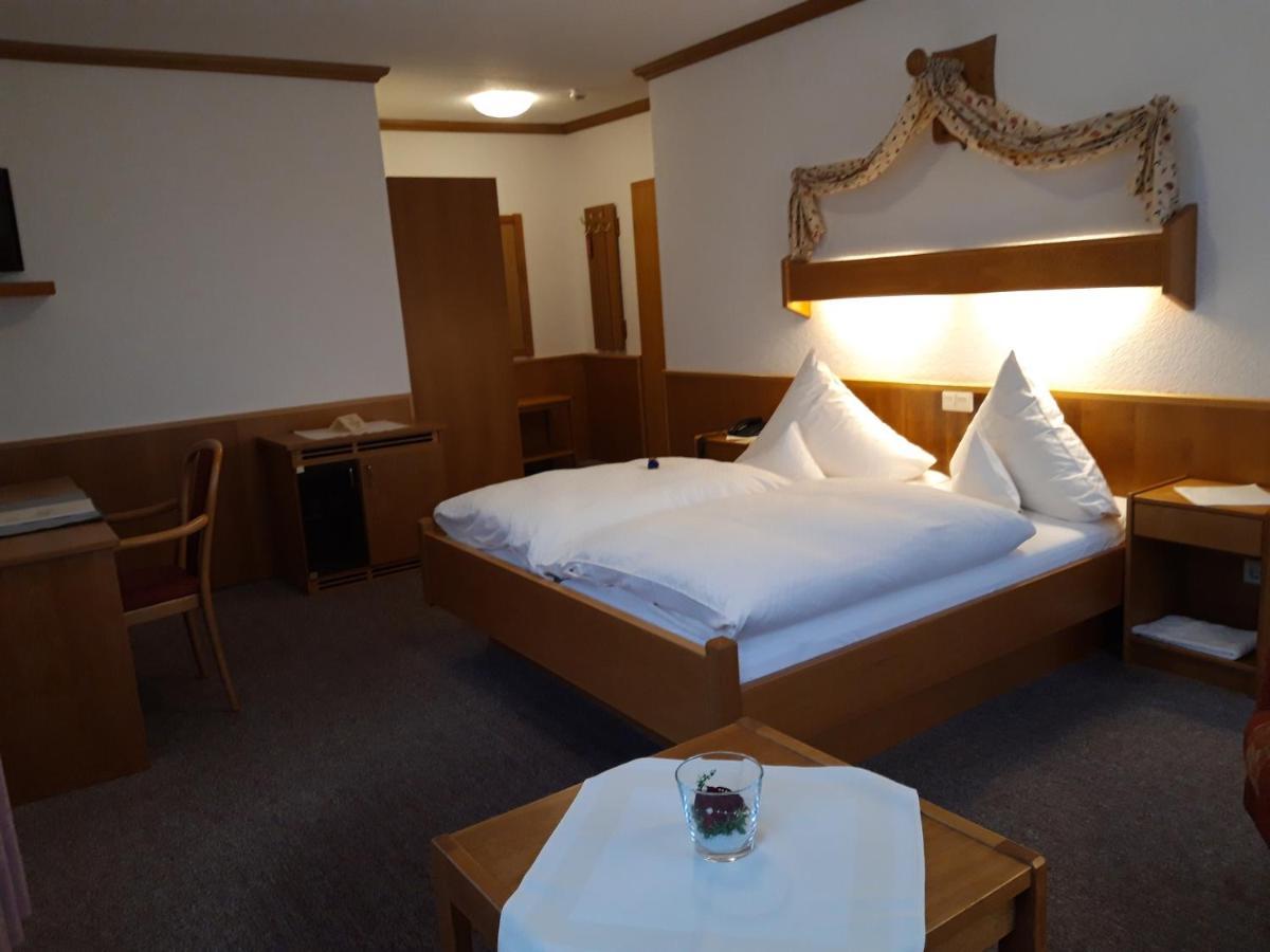 Bengel's Zur Krone Hotel 3*