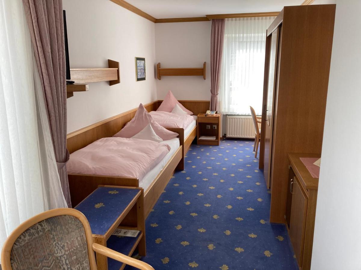 Bengel's Zur Krone Hotel 3*